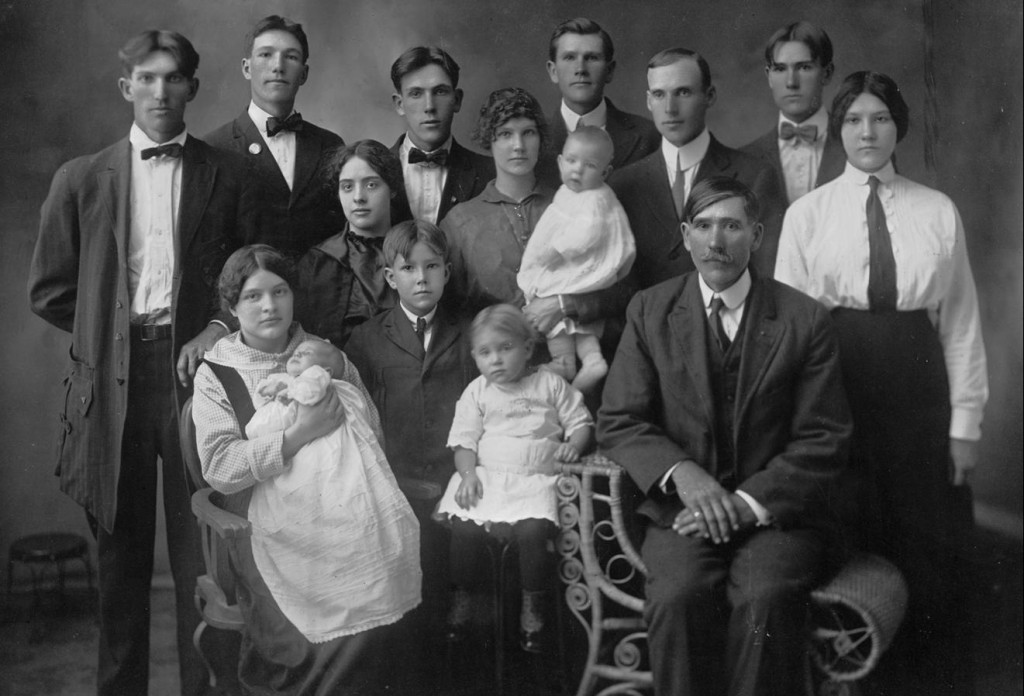 Reeves Family Photo from 1916